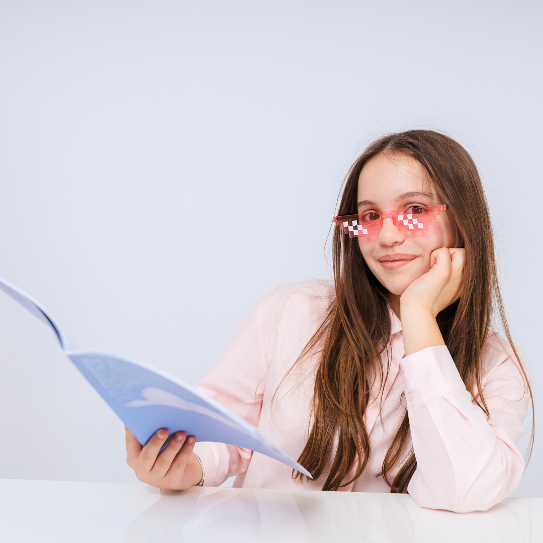 Caiet Izzie de Engleză A4 (cu Timpuri Verbale)